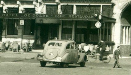 Peugeot 402 B (Detail van foto 1)