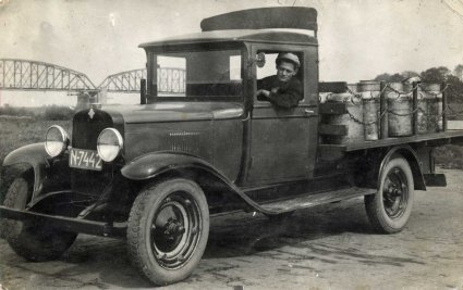 Maan Langen in de Chevrolet (coll. P. Peters)