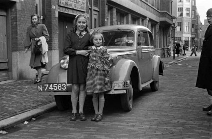 Gezin Louis Weijer-Annie Scholte 1949  (foto: D. Scholte; coll. Stadsarchief Oss) 