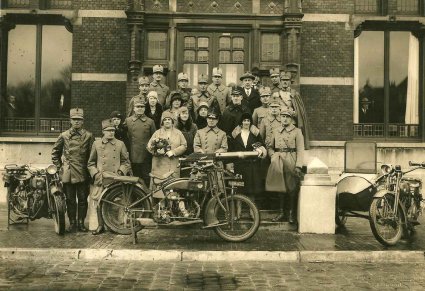 N-8522 Indian Scout, Eijsink en Harley-Davidson (coll. R. v.d. Brink)