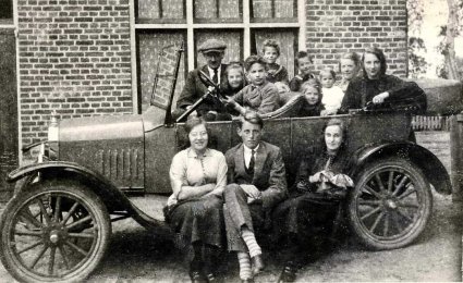 Ford (Bron: E. van Asten)