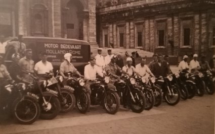 Op het Sint-Pietersplein (bron: Fotoalbum Maria Motorbedevaart)
