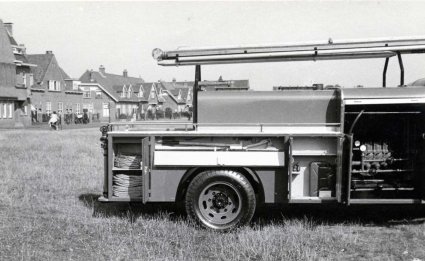 Bedford neveltankspuit (coll. F. Martens)