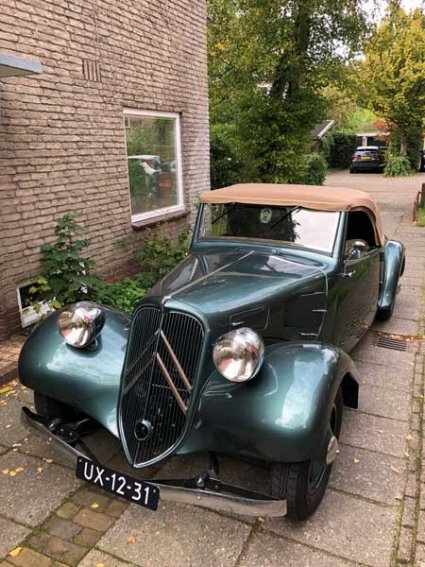 Dezelfde Citroën Traction Avant, in 2024 (Foto: Collectie Aard van Boven)