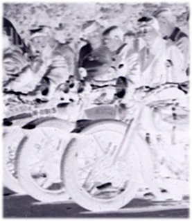 Harley-Davidson (Detail - negatief - van foto 1