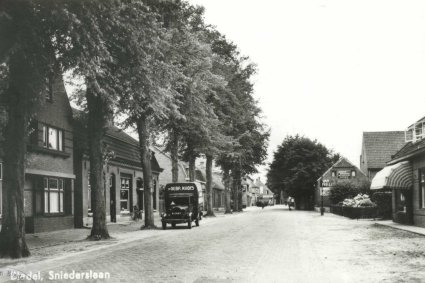 Ford AA (Bron: collectie Heemkundekring Pladella Villa)