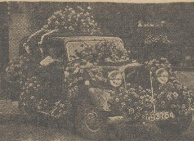 Wagen met kenteken N-13754 tijdens Eindhovens bloemencorso, 1939 (bron: Eindhovensch Dagblad 20-08-1946)