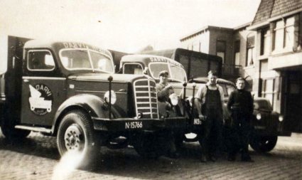 Mack en Ford (collectie Oudedaf.nl)