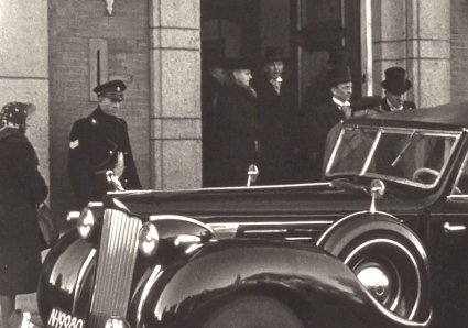 Packard (Bron: film Frans van Eerd. Bron: BHIC via BrabantinBeelden, film FVANEERD-02, 1:02)