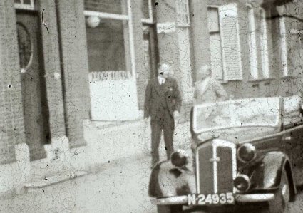 Auto Union DKW Typ F7-700 Meisterklasse Cabriolet (Bron: BHIC, familiefilm Albada Jelgersma via BrabantinBeelden)