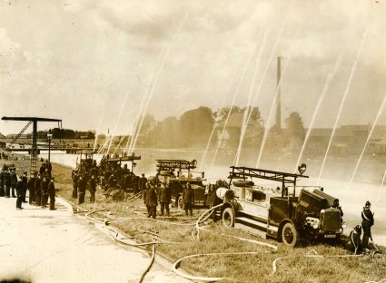 Magirus en Delahaye (Foto: Fotopersbureau Het Zuiden. Bron: Regionaal Archief Tilburg)