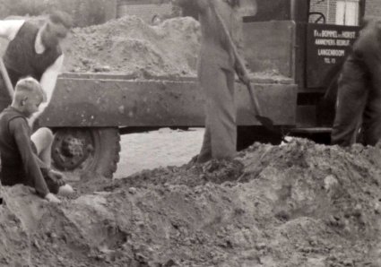 Chevrolet truck (Bron: Familiefilm Manders, BHIC filmnr. Manders-11 (via BrabantinBeelden) op 16:15)