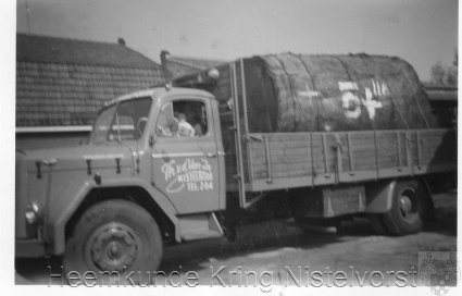 Volvo (Bron: collectie Heemkundekring Nistelvorst)