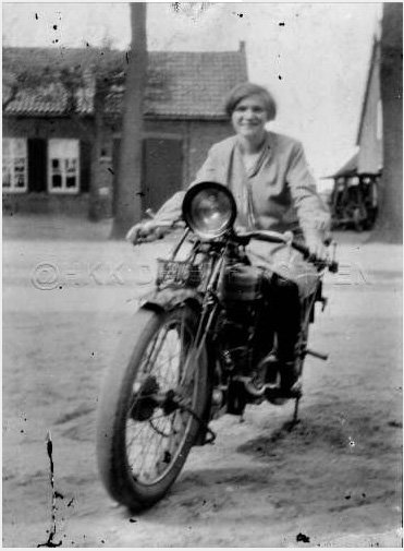 Triumph 500 (Bron: collectie Heemkundekring De Elf Rotten)