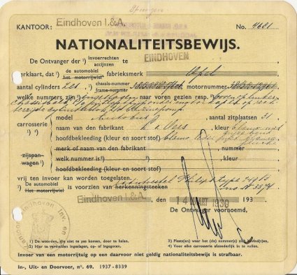Nationaliteitsbewijs (collectie Kees van Schenk Brill)