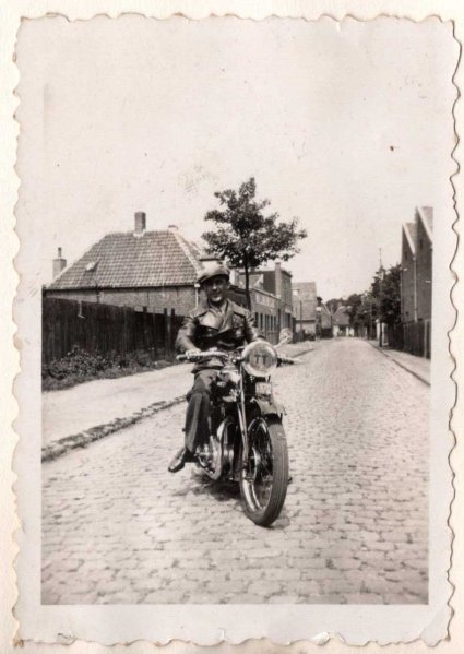 Bron: album familie Looijmans-Smits, collectie HKV Op die Dunghen