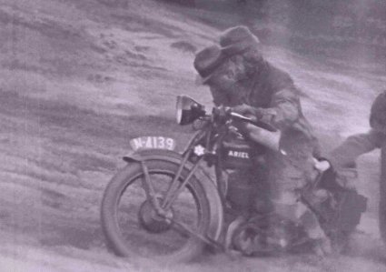 Ariel (Bron: BHIC, filmnr. Van der Bruggen #2 op 5:13 via BrabantinBeelden)