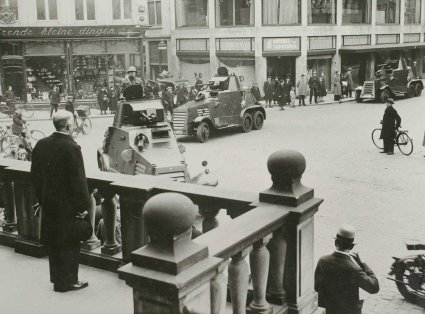 Landsverk (Foto: Polygoon. Bron: Erfgoed 's-Hertogenboshc. Licentie: CC0)