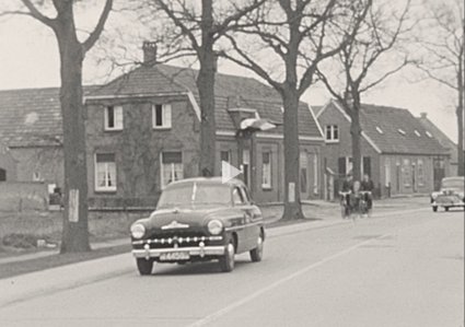 Bron: film Zoektocht naar een nieuw klooster: vertrek van Breda naar Heesch. Collectie Erfgoedcentrum Nederlands Kloosterleven via BrabantinBeelden, op 04:21