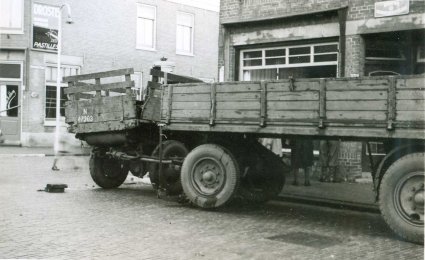 Chevrolet (Bron: Gemeentearchief Wassenaar, collectie gemeente Voorschoten)