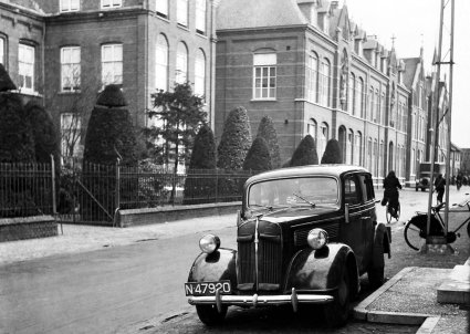 Opel (Foto: Johan van Eerd; © Francesco van Eerd. Bron: BHIC)