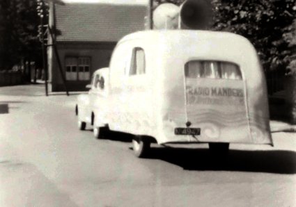 Ford (Bron: Familiefilm Manders, BHIC filmnr. Manders-15 (via BrabantinBeelden) op 9:37)