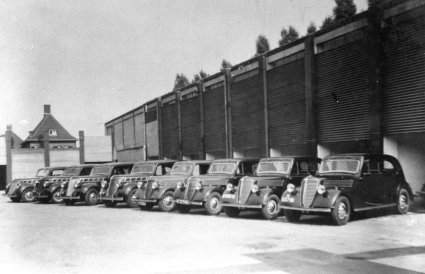 2x Renault (Bron: collectie Eric Hennekam)