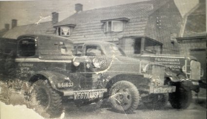 Austin, Studebaker en Mack (bron: collectie Ad IJzermans)