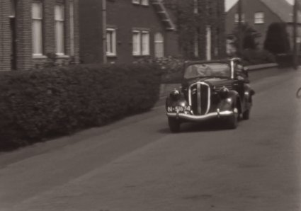 Skoda Popular (Bron: Familiefilm Manders, BHIC filmnr. Manders-15 [via BrabantinBeelden] op 15:19)