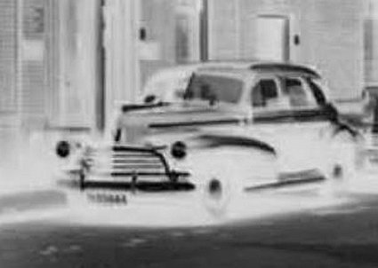 Chevrolet (detail, negatief, van foto 1)