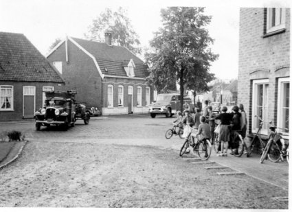Studebaker (Bron: coll. Heemkundekring 't Hof van Liessent)