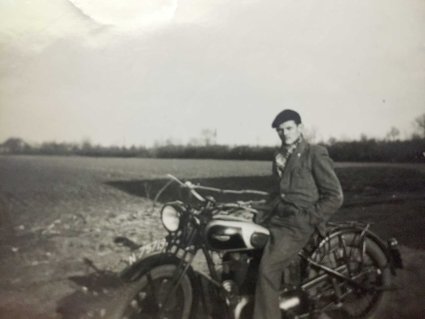 Triumph (Bron: collectie Joost Hofmans)