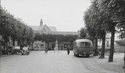 Austin bus (bron: Heemkundekring Amalia van Solms)