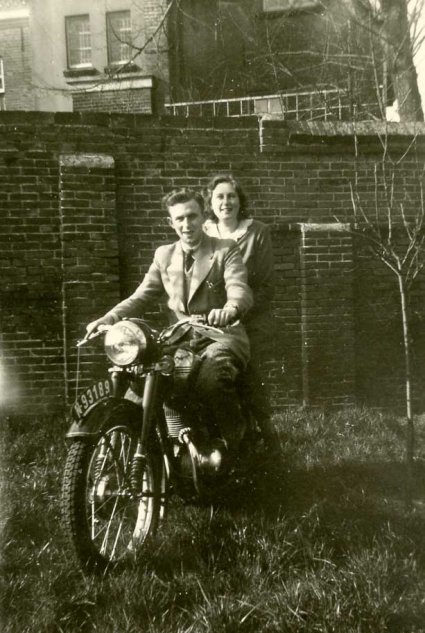 Jawa (Bron: collectie Heemkundekring Weerderheem)