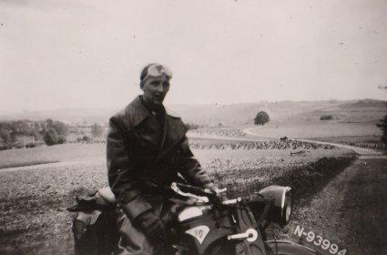 1950 Zundapp KS600 motorfiets, met kenteken N-93994, te Schin op Geul, 1950 (foto: particuliere collectie)
