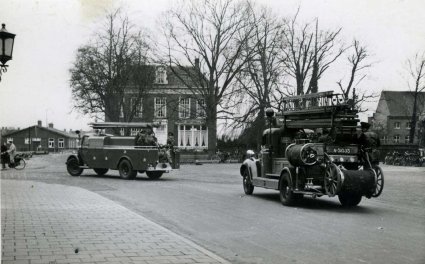 Dodge en Ford (foto: © Johan van Eerd. Bron: Heemkundkering Vehchele)