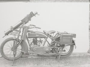 N-16955 Eysink met mitrailleur, 1936 (Foto: Fotopersbureau Het Zuiden; coll. Erfgoed ’s-Hertogenbosch)