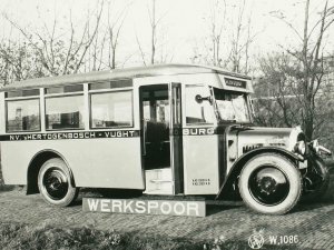 N-19351 Latil autobus 10, in 1927. Vanaf 1929 bus nr. 25 (collectie Erfgoed 's-Hertogenbosch)
