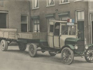 TT Ford vrachtwagen met oplegger, 1924.