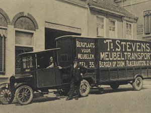 Ford truck met oplegger, c. 1925.