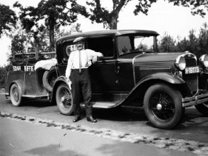 Een Ford van de Edah (Collectie J. Raaimakers)
