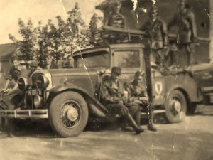 [aanvulling: Buick Eight sedan  ; zie reactie hieronder. Redactie]Bron: coll. St. Waalres Erfgoed 