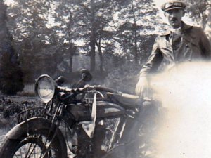 BSA, bouwjaar c. 1924 (Bron: De vooroorlogse autogeschiedenis van Udenhout)