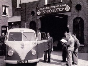 Volkswagen Transporter, c. 1950 (collectie Het Nederlandsche Kentekenarchief)