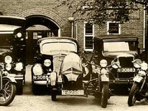 Wagenpark van de Verkeersdienst (Collectie Gemeentepolitieeindhoven.nl)