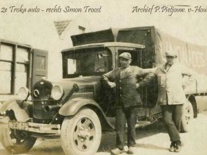 Ford (collectie P. Pietjouw. Bron: Oudedaf.nl)