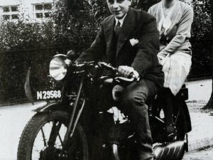 8 pk DKW Luxus 300 uit 1930.