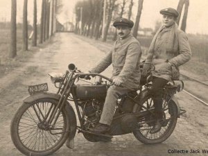 Harley Davidson, c. 1915 (coll. J. Werners)