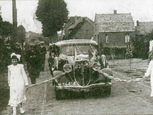 In de optocht, 1940 (Collectie HKK St. Achten op Boeckel)