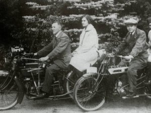 N-375 Henderson en Gillet, c. 1920  (Collectie J. Verdijsseldonck)